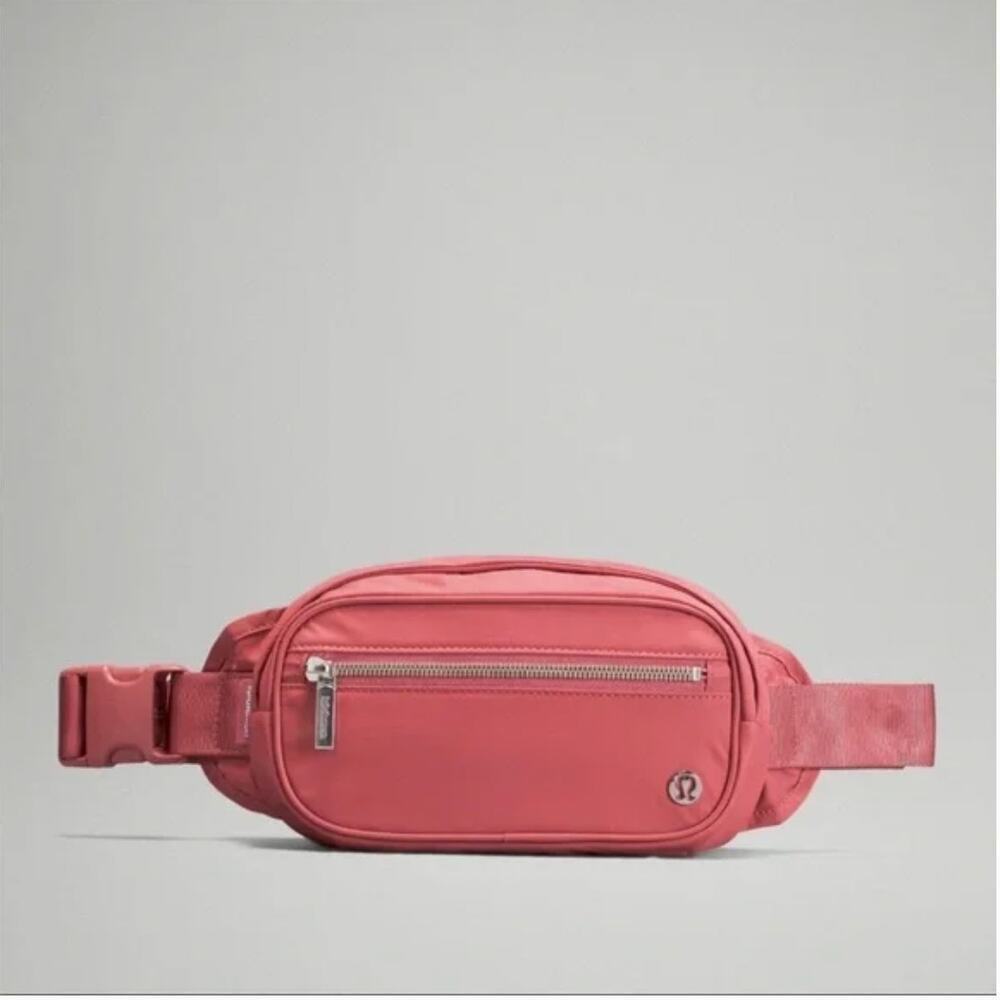 NEW Lululemon Wunderlust Belt Beg Briar Rose NWT